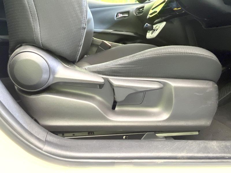 2017 Toyota Prius DAA-ZVW50 (UW-6aa8b9fc8b56e)[13]