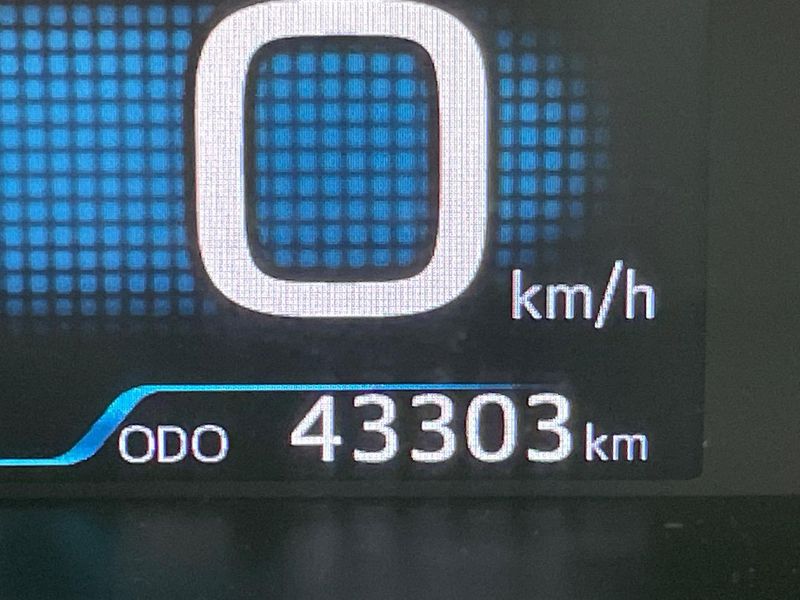 2017 Toyota Prius DAA-ZVW50 (UW-6aa8b9fcec222)[2]