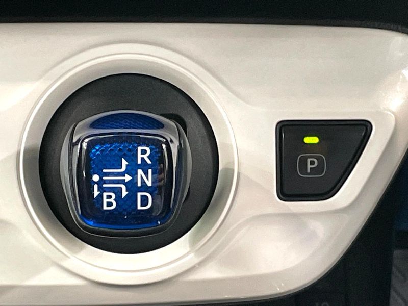 2017 Toyota Prius DAA-ZVW51 (UW-6aa8ba024b3fb)[22]