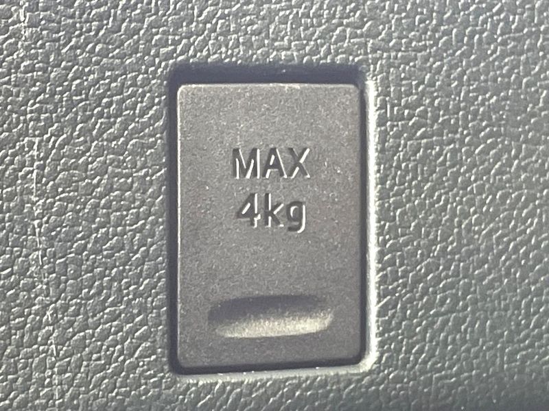 2017 Toyota Prius DAA-ZVW51 (UW-6aa8ba024b3fb)[17]