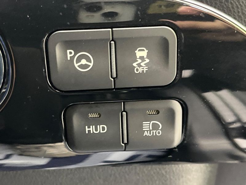 2018 Toyota Prius DAA-ZVW51 (UW-6aa8ba026c28d)[10]