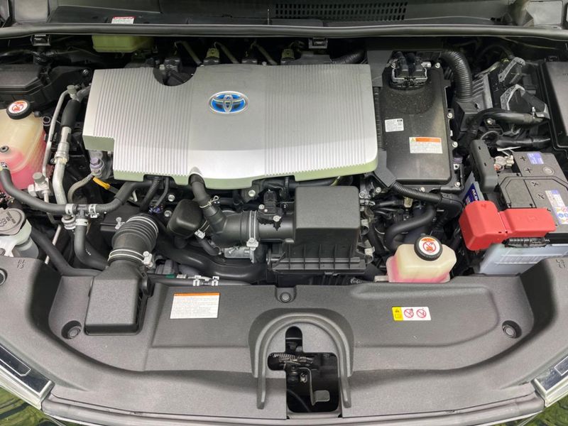 2018 Toyota Prius DAA-ZVW51 (UW-6aa8ba026c28d)[12]