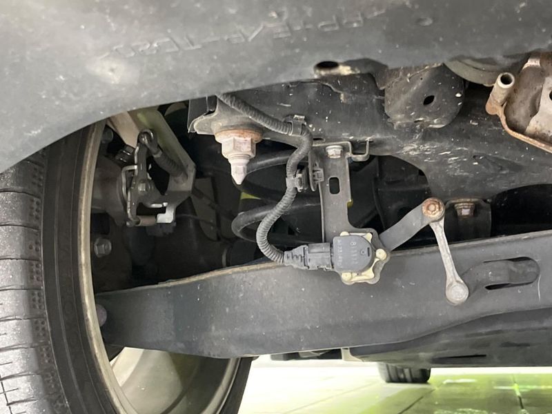 2018 Toyota Prius DAA-ZVW51 (UW-6aa8ba026c28d)[18]