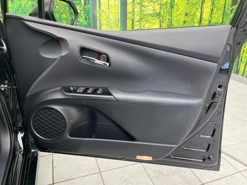 2018 Toyota Prius DAA-ZVW51 (UW-6aa8ba026c28d)[11]