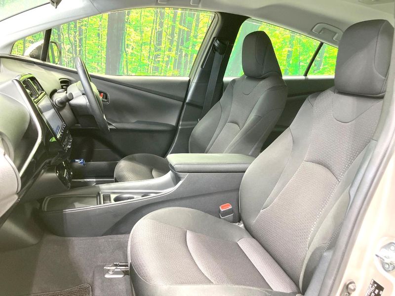 2019 Toyota Prius DAA-ZVW51 (UW-6aa8ba089e1af)[13]