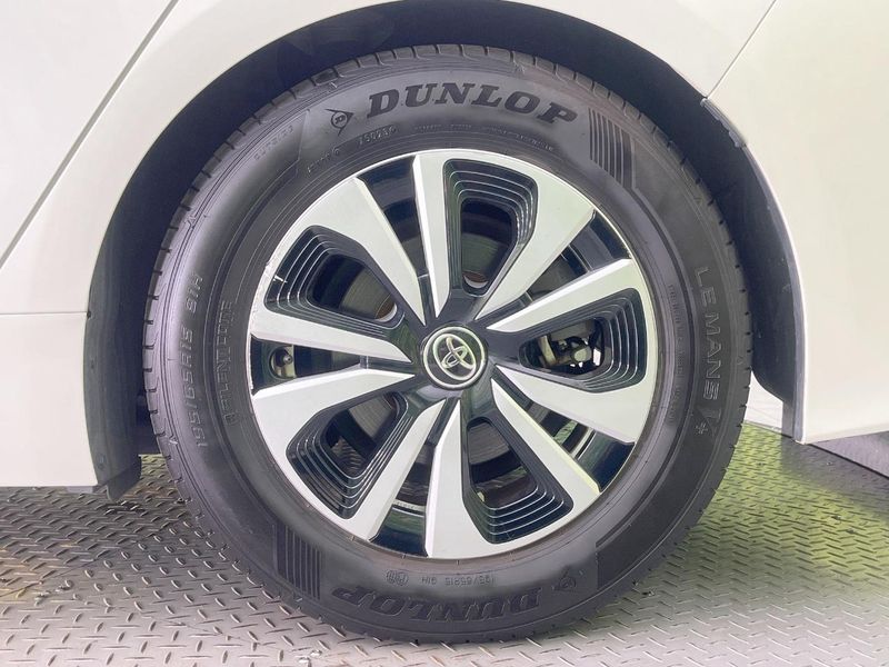 2017 Toyota Prius PHV DLA-ZVW52 (UW-6aa8ba0974b31)[12]