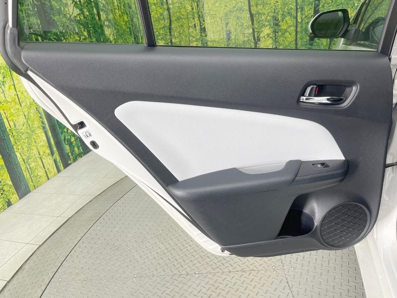 2017 Toyota Prius PHV DLA-ZVW52 (UW-6aa8ba0974b31)[28]