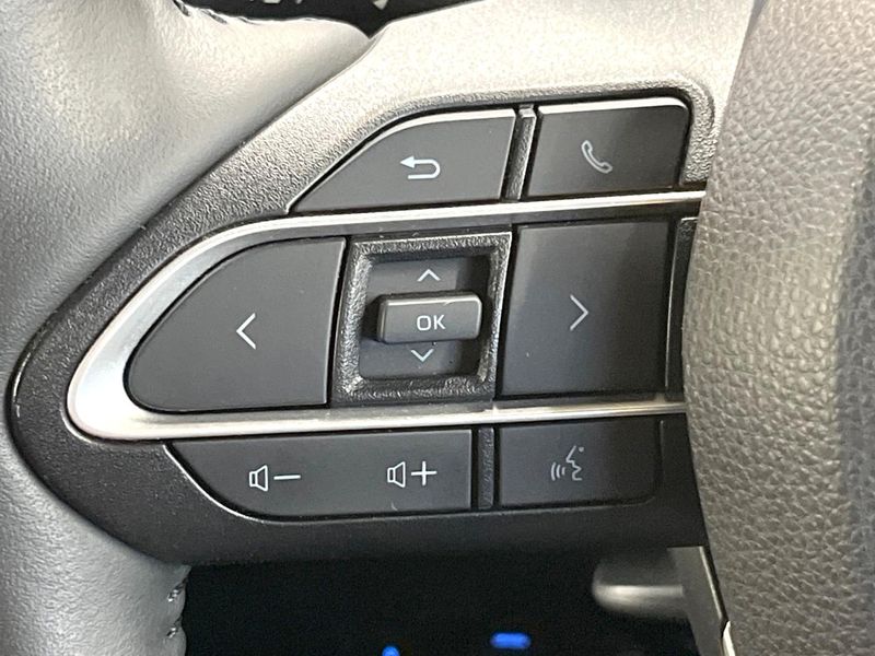 2023 Toyota Voxy 6AA-ZWR90W (UW-6aa8ba1e8e30a)[29]