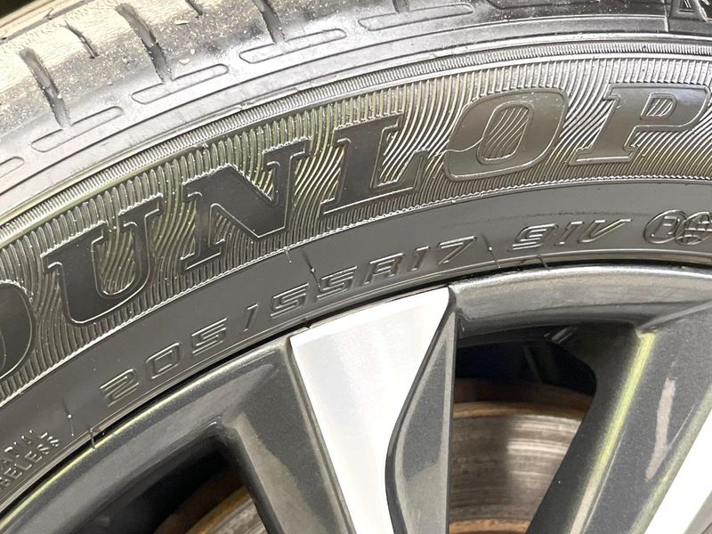 2023 Toyota Voxy 6AA-ZWR90W (UW-6aa8ba1e8e30a)[19]