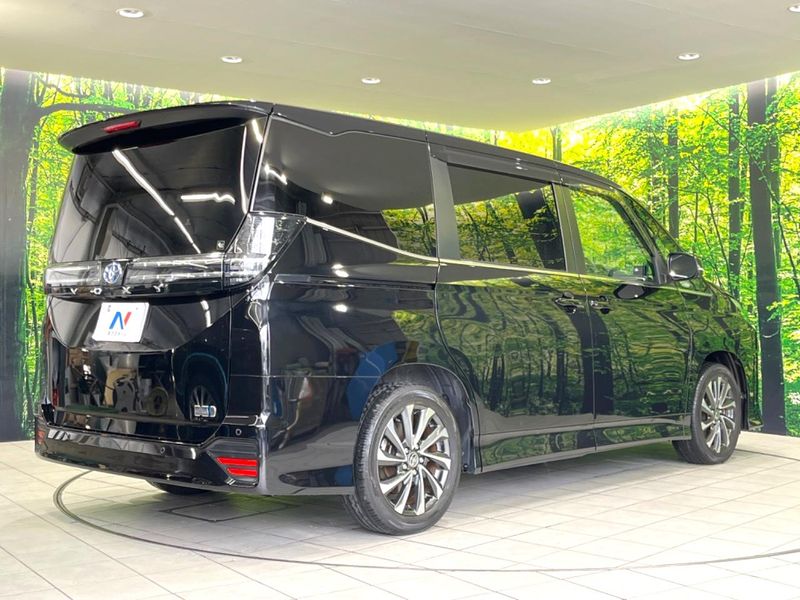 2023 Toyota Voxy 6AA-ZWR90W (UW-6aa8ba220c4c7)[23]