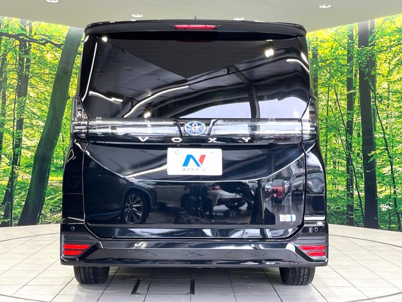 2023 Toyota Voxy 6AA-ZWR90W (UW-6aa8ba220c4c7)[24]