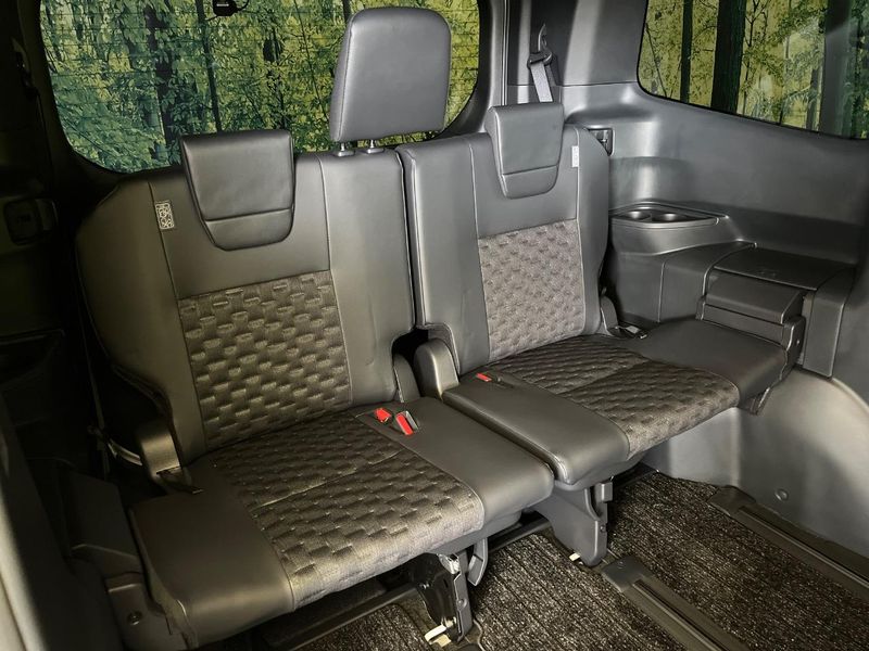 2024 Toyota Voxy 6AA-ZWR90W (UW-6aa8ba25cf847)[13]