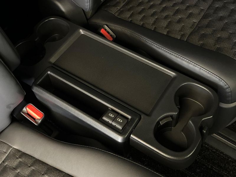 2024 Toyota Voxy 6AA-ZWR90W (UW-6aa8ba25cf847)[11]