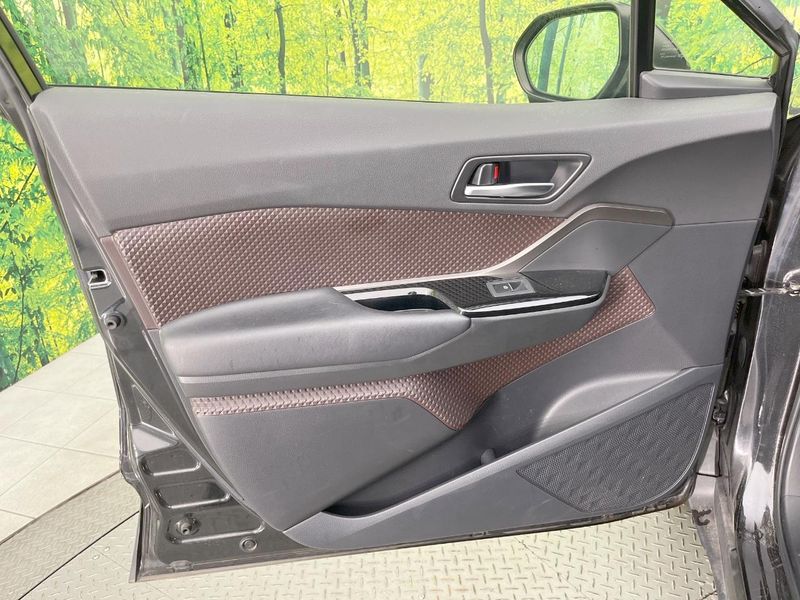 2017 Toyota C-HR DAA-ZYX10 (UW-6aa8ba2d23de5)[27]