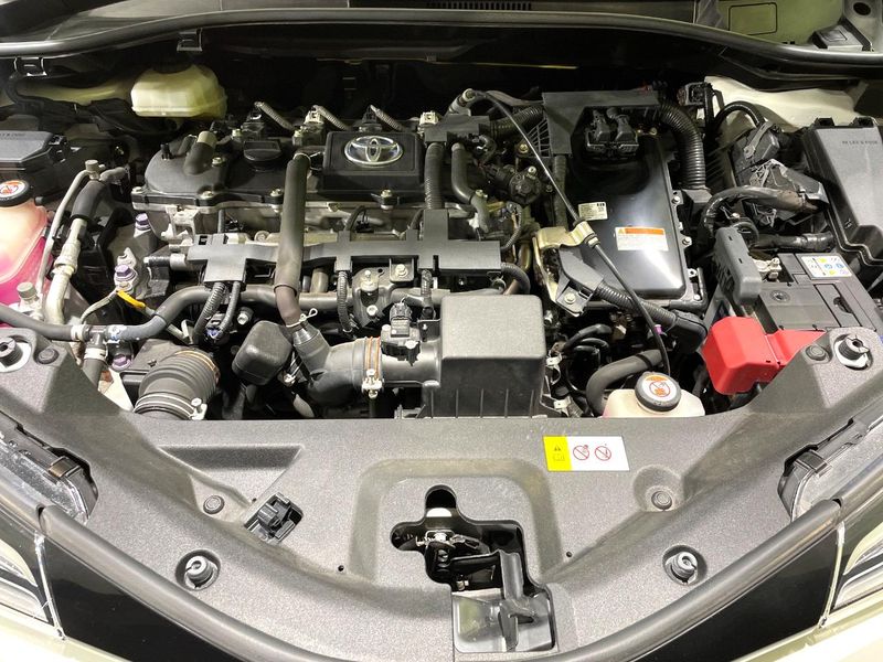 2019 Toyota C-HR DAA-ZYX10 (UW-6aa8ba2fc693d)[4]