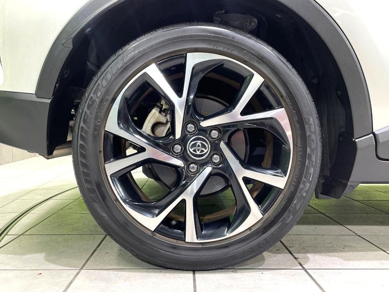 2019 Toyota C-HR DAA-ZYX10 (UW-6aa8ba2fc693d)[29]