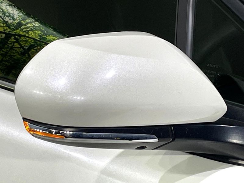 2019 Toyota C-HR DAA-ZYX10 (UW-6aa8ba2fc693d)[25]
