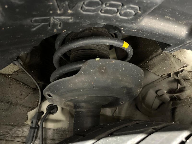 2019 Toyota C-HR DAA-ZYX10 (UW-6aa8ba2fc693d)[28]