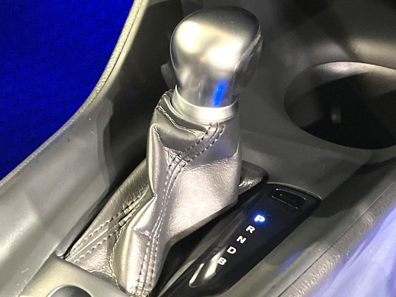 2019 Toyota C-HR DAA-ZYX10 (UW-6aa8ba2fcb53e)[14]