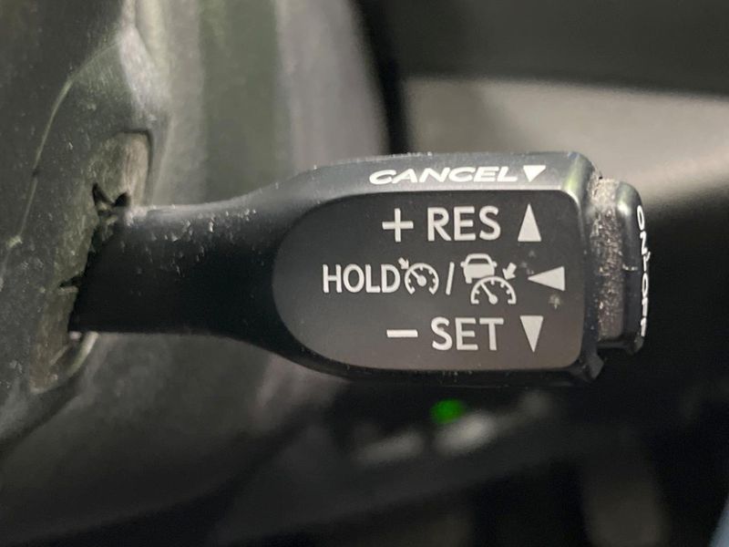 2019 Toyota C-HR DAA-ZYX10 (UW-6aa8ba30579a2)[28]