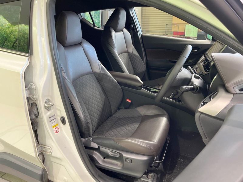 2019 Toyota C-HR DAA-ZYX10 (UW-6aa8ba30579a2)[6]