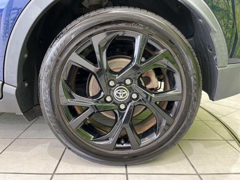 2021 Toyota C-HR 6AA-ZYX11 (UW-6aa8ba33888f5)[8]