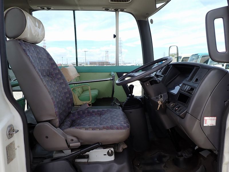 2004 Isuzu Journey KK-SBVW41 (UW-mu3d3l69vvpa)[8]