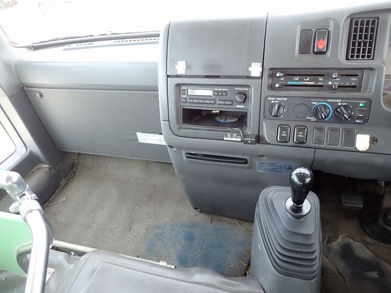 2004 Isuzu Journey KK-SBVW41 (UW-mu3d3l69vvpa)[15]