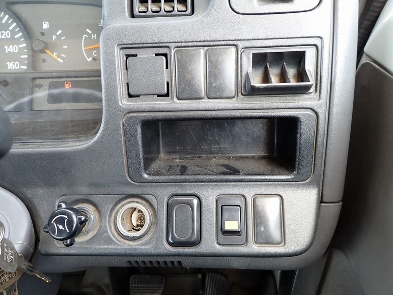 2004 Isuzu Journey KK-SBVW41 (UW-mu3d3l69vvpa)[18]