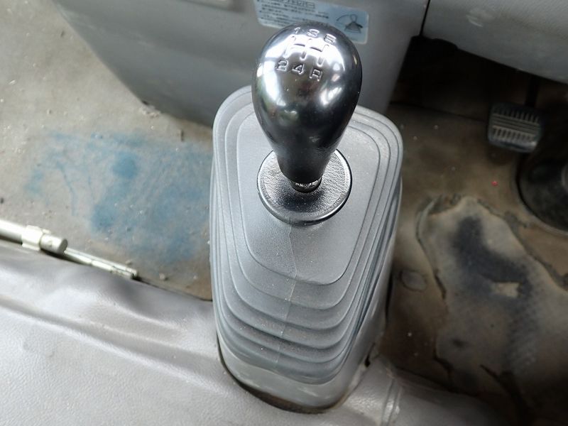 2004 Isuzu Journey KK-SBVW41 (UW-mu3d3l69vvpa)[17]