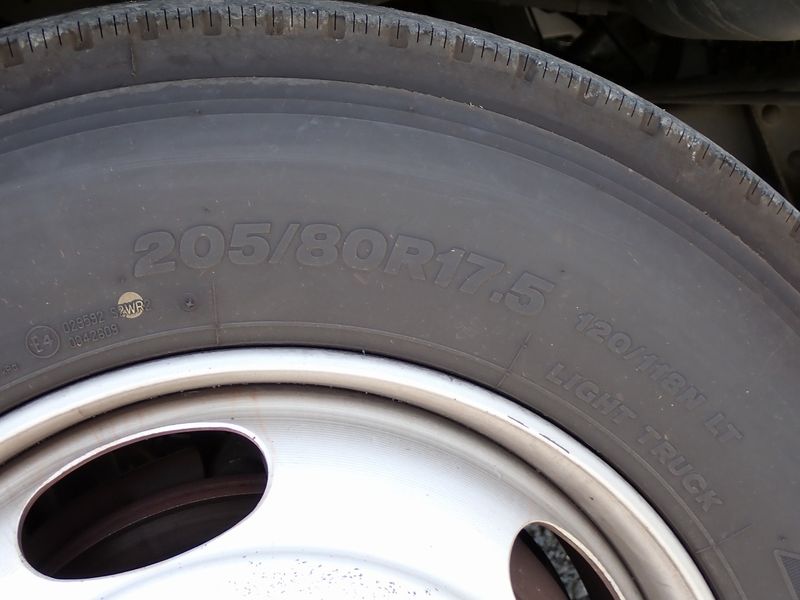 2004 Isuzu Journey KK-SBVW41 (UW-mu3d3l69vvpa)[44]