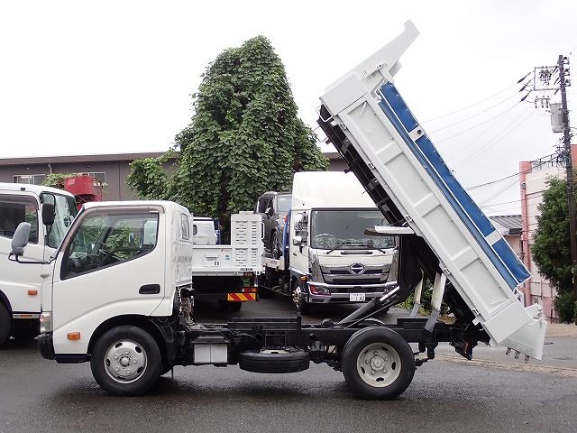 2014 Hino DUTRO TKG-XZU620T (UW-mu3d3ly8bg8h)[1]