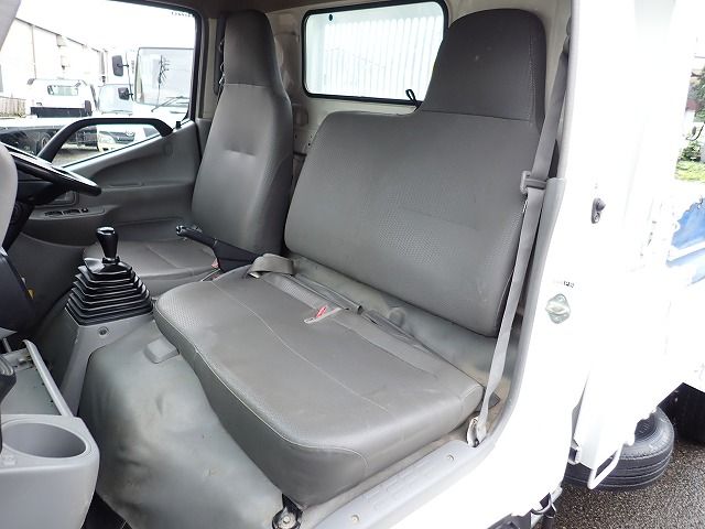 2014 Hino DUTRO TKG-XZU620T (UW-mu3d3ly8bg8h)[17]