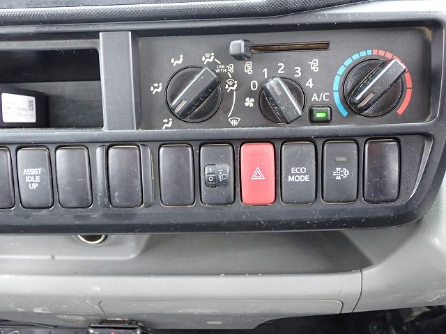 2014 Hino DUTRO TKG-XZU620T (UW-mu3d3ly8bg8h)[25]