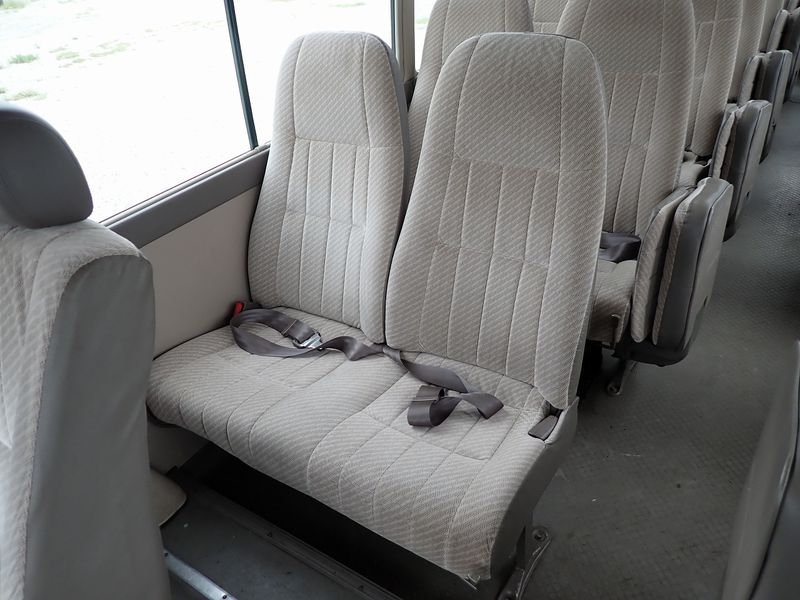 1995 Toyota Coaster KC-HZB50 (UW-mu3d3sr4jb26)[37]