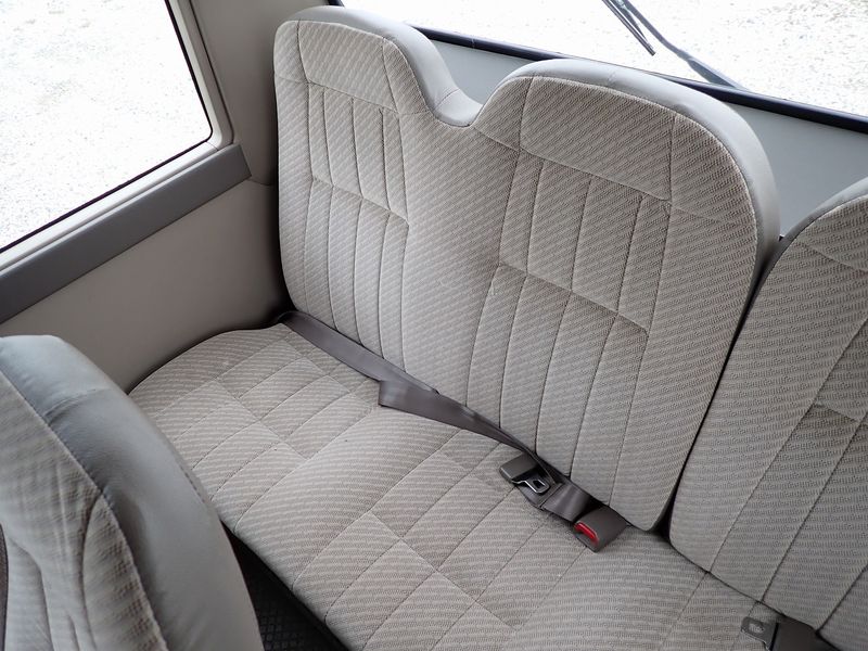 1995 Toyota Coaster KC-HZB50 (UW-mu3d3sr4jb26)[42]