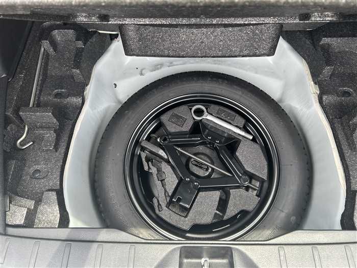 2015 Subaru Forester DBA-SJ5 (UW-mu3i3n9z45q2)[28]