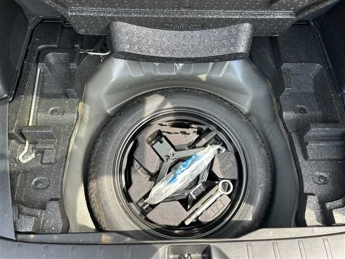 2015 Subaru Forester DBA-SJ5 (UW-mu3i3o1zipy1)[28]