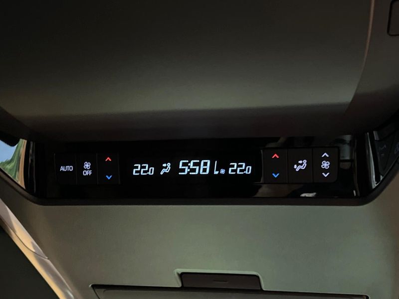 2023 Toyota Vellfire Hybrid 6AA-AAHH40W (UW-6aaa0725c3bbf)[22]