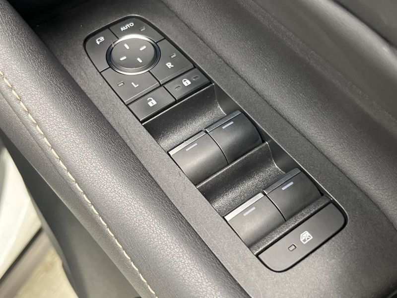2024 Toyota Alphard Hybrid 6AA-AAHH40W (UW-6aaa072743aa2)[18]