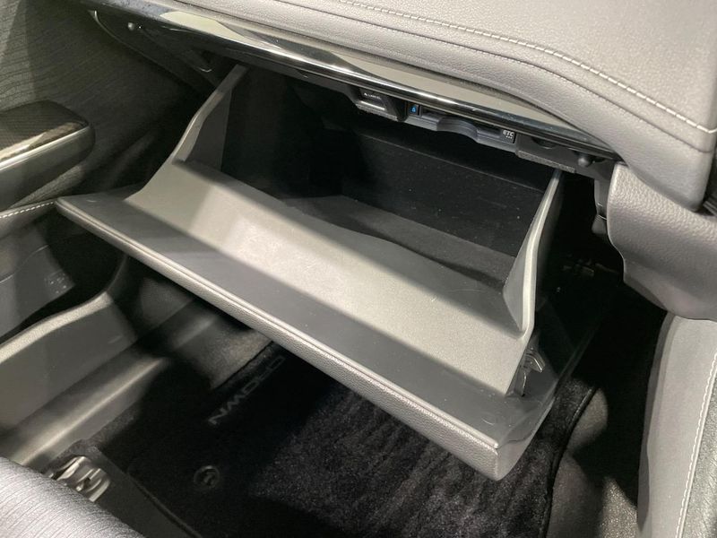 2019 Toyota Crown 3BA-ARS220 (UW-6aaa07674bc16)[28]