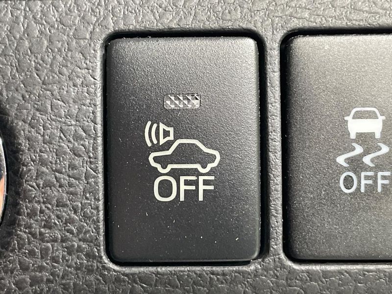 2014 Toyota Harrier Hybrid DAA-AVU65W (UW-6aaa076a81f17)[24]