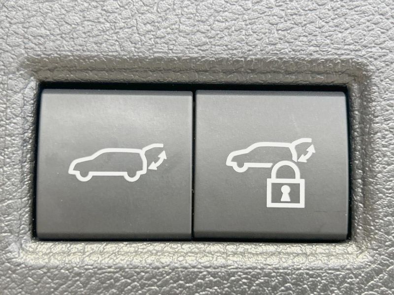 2021 Toyota Harrier Hybrid 6AA-AXUH80 (UW-6aaa0779df17c)[18]