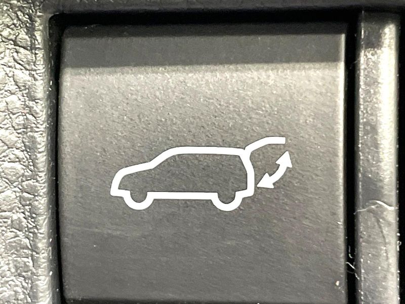 2021 Toyota Harrier Hybrid 6AA-AXUH80 (UW-6aaa077b3cd68)[11]
