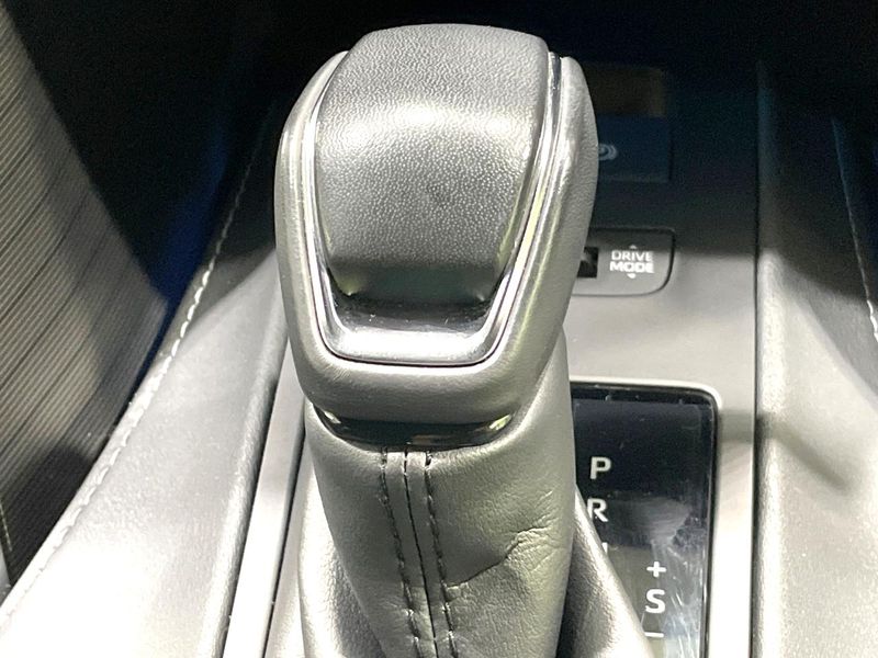 2021 Toyota Harrier Hybrid 6AA-AXUH80 (UW-6aaa077b3cd68)[17]