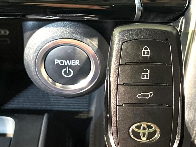 2024 Toyota Harrier Hybrid 6AA-AXUH80 (UW-6aaa07841d39d)[15]