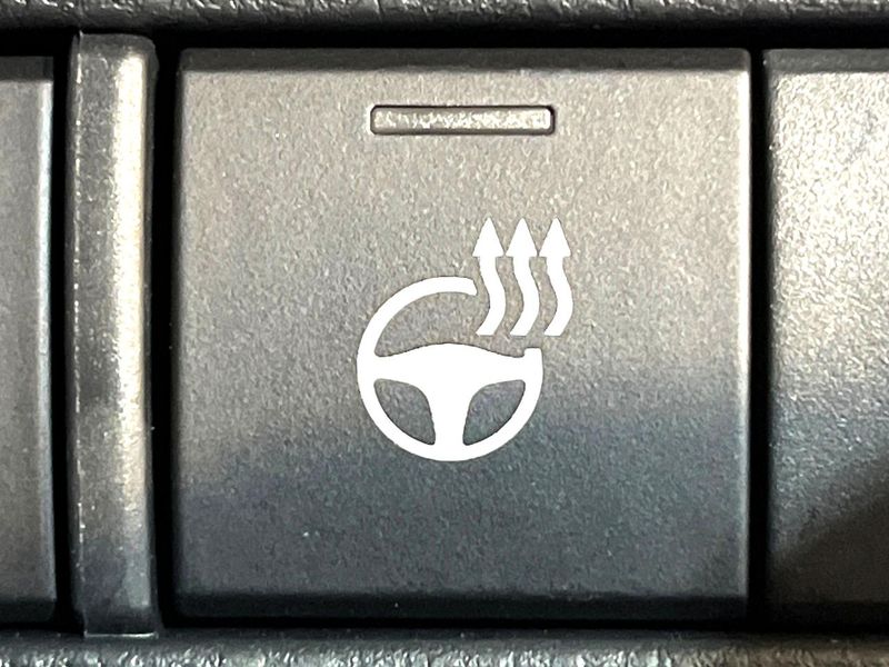 2024 Toyota Harrier Hybrid 6AA-AXUH80 (UW-6aaa07841d39d)[12]