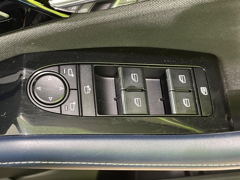 2020 Mazda CX-30 5BA-DMEP (UW-6aaa0804897c1)[5]