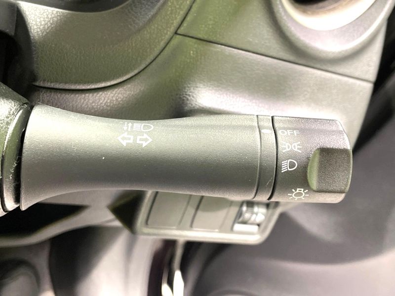 2013 Nissan Note DBA-E12 (UW-6aaa080cbfe40)[19]