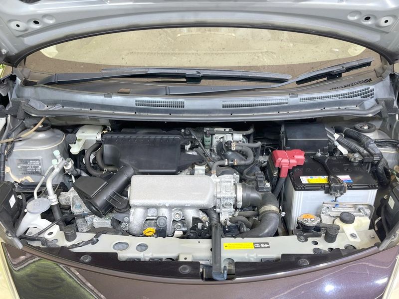 2013 Nissan Note DBA-E12 (UW-6aaa080d5f2bd)[4]